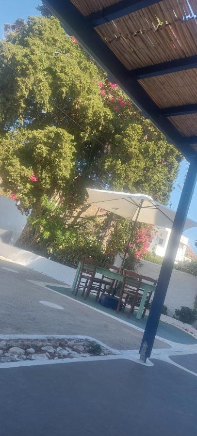Ο Μπαξεσ Apartment Livadi  Exterior photo
